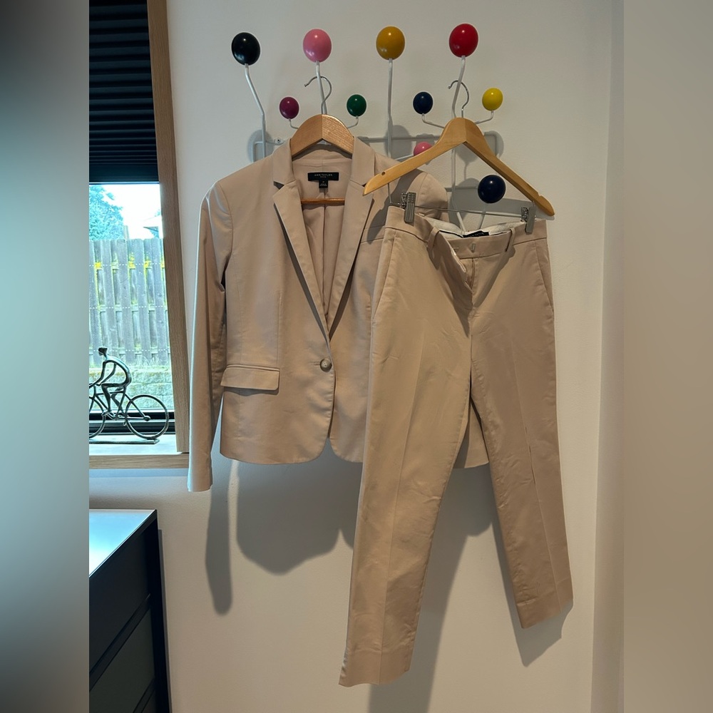 Ann Taylor suit with cropped pants (0P) and single button jacket (2P)